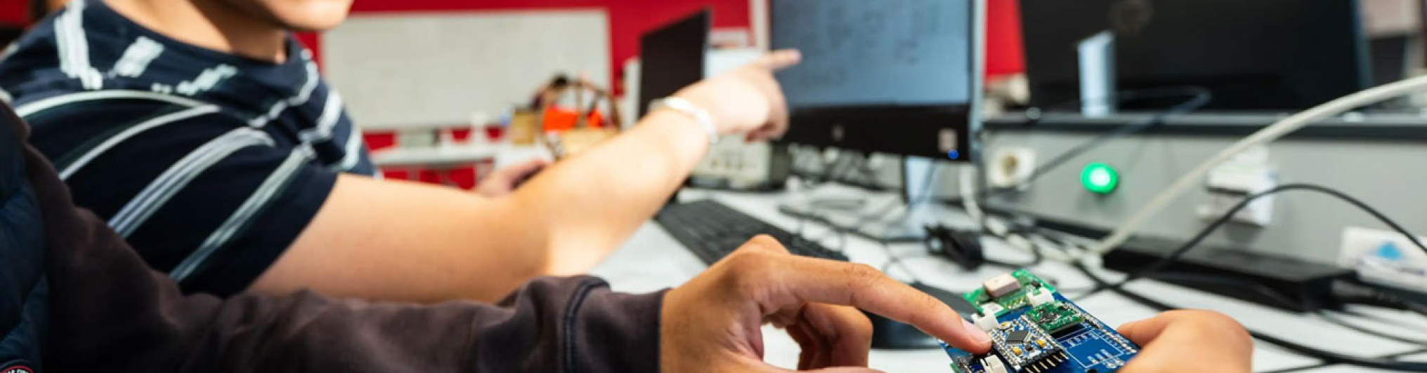 Une passerelle entre l'IUT GEII de Bordeaux et l'ENSEIRB-MATMECA est désormais possible ! Une passerelle entre l'IUT GEII de Bordeaux et l'ENSEIRB-MATMECA est désormais possible !